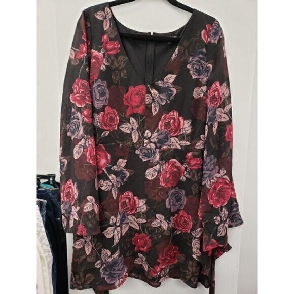 GUESS NWT $108 Black/Red V-Neck Floral Short Dress - Picture 5 of 8